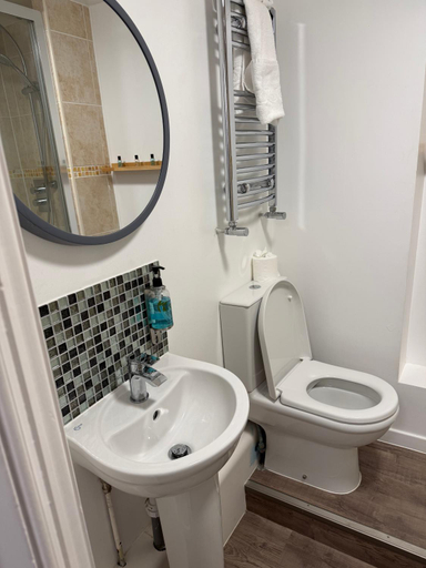 Bathroom 3, Kings Lodge, Suffolk