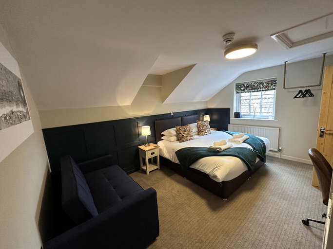 Bedroom 2, Full Moon Inn Rudge, Somerset