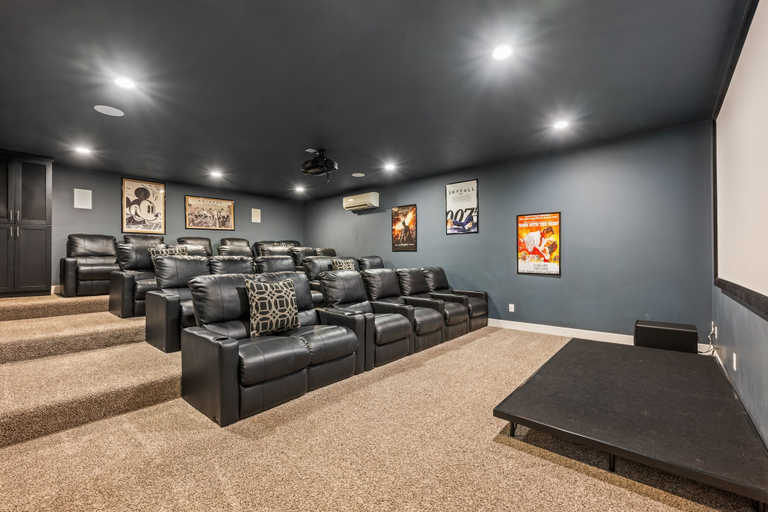 Interior 3, Elite Retreat #87 7 Bedroom Townhouse, Washington