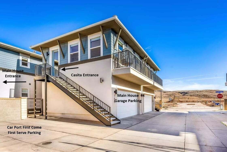 Exterior 3, No Bad Days 5 Bedroom Townhouse, Washington