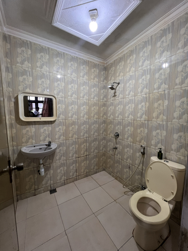 Bathroom, Asri Hotel Puncak, Bogor