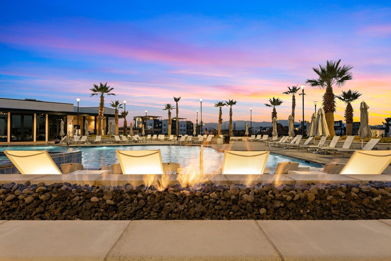 Pool 4, Southwest Manor 5 Bedroom Home, Washington