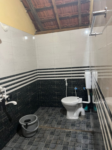 Bathroom 2, Majili Farmstay, Uttara Kannada