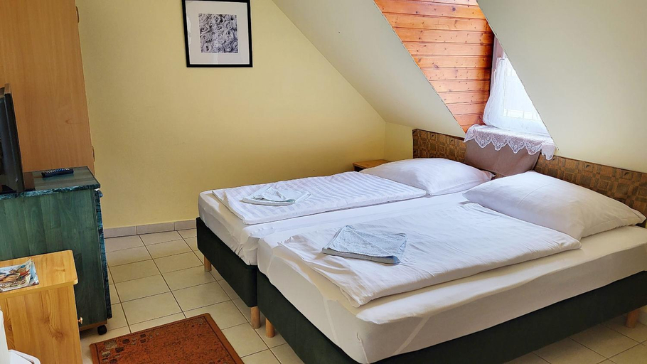 Bedroom 2, Hotel Balaton Fonyod, Fonyód