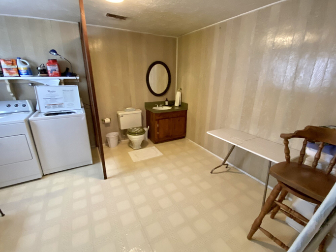 Interior 2, Hollinshead Haven 30 Days Min 3 Bedroom Home by RedAwning, Deschutes