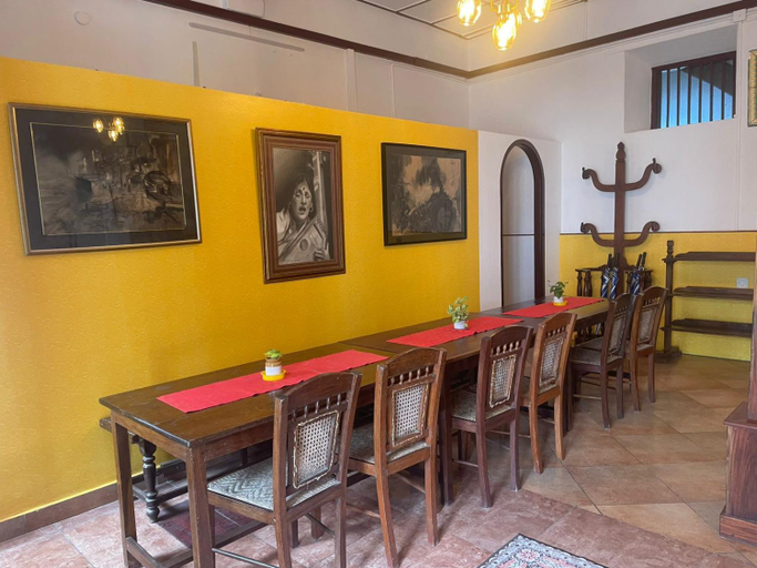 Food & Drinks 5, Old Courtyard Hotel, Ernakulam