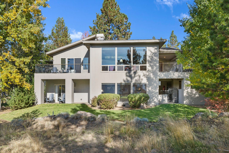 Exterior 2, 11 Tournament 5 Bedroom Home by RedAwning, Deschutes