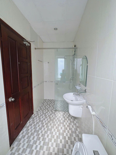 Bathroom 3, KHACH SAN PHU HUNG, Tan Phu
