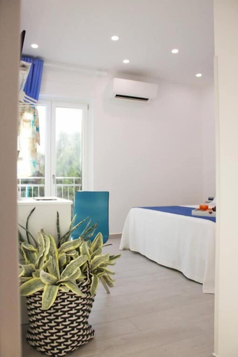 Bedroom 2, La Casa Degli Amici, Napoli