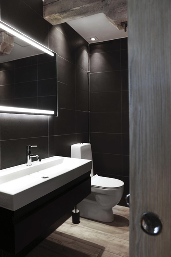 Bathroom 3, Solsiden Brygge Rorbuer, Vestvågøy