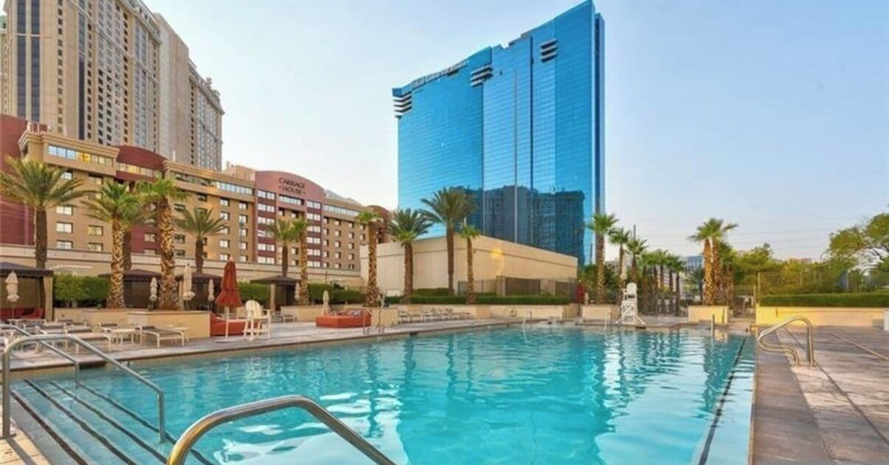 Pool 3, STRIP VIEW Premier King MGM Signature, Clark