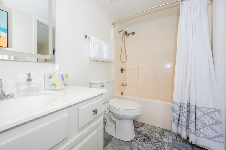Bathroom 3, Phoenix Vi 6207 1 Bedroom Condo, Baldwin