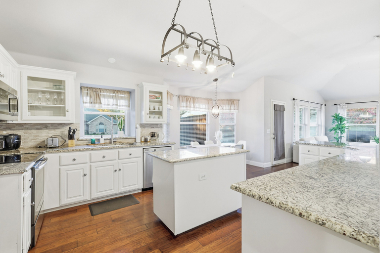 Private kitchen 2, Lux Cozy 5B2B Home for Families, Collin