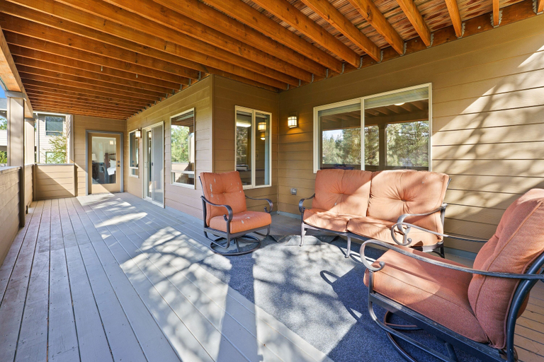 Terrace/patio 2, Quinn Creek 4 Bedroom Home by RedAwning, Deschutes