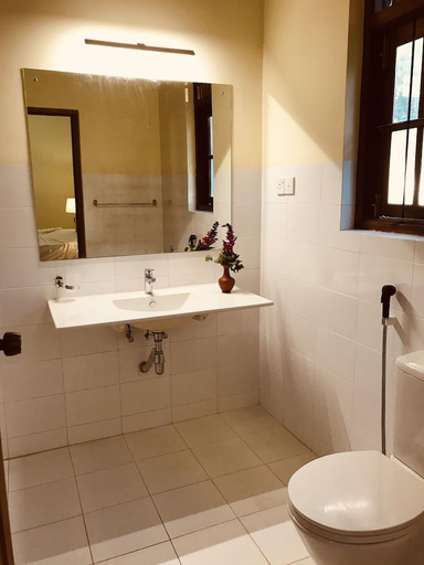 Bathroom, Lake View Bungalow, Thissamaharama