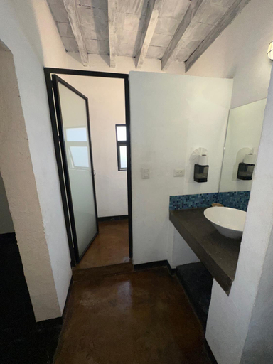Bathroom 3, La Casa del Mercado, Allende