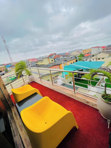 Property grounds, Divine Grace Apartment, Surulere