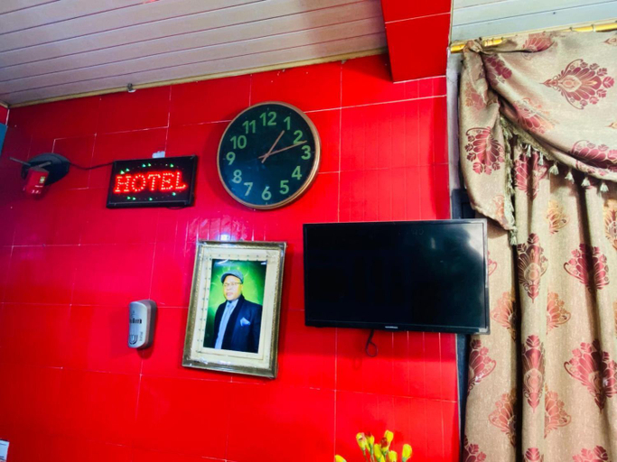 Others 5, Flat Hotel Alpha, Kinshasa