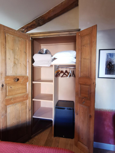 Bedroom 3, Des Lits Sur La Place, Hérault