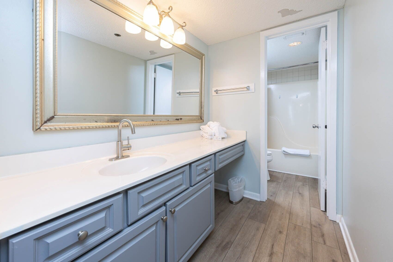 Bathroom 4, Phoenix East 410 2 Bedroom Condo, Baldwin