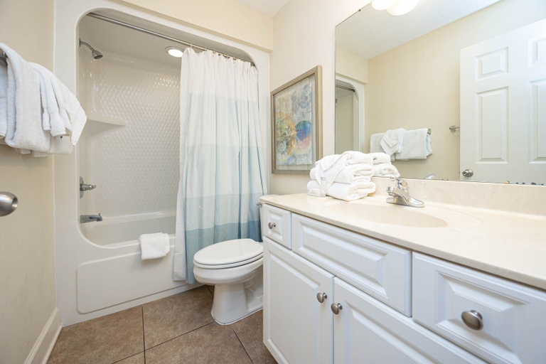 Bathroom 4, Phoenix West 2202 3 Bedroom Condo, Baldwin
