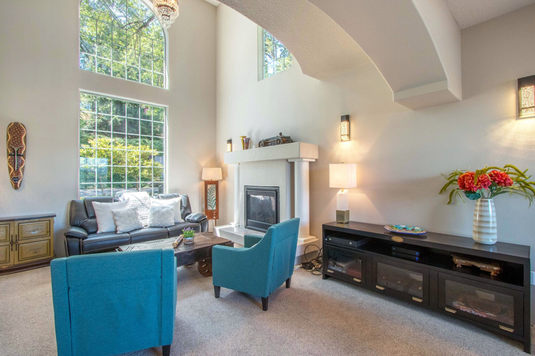 Living area, Gorge View 365 4 Bedroom Home by RedAwning, Hood River