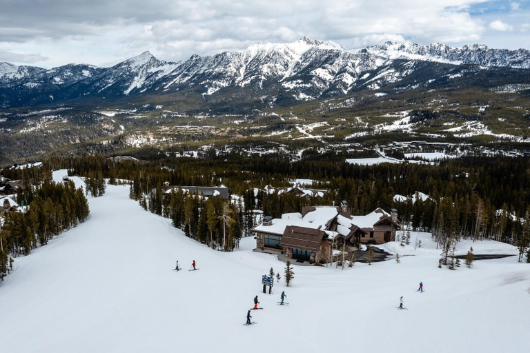 Snow and ski sports 2, 7 Renegade Rd 6 Bedroom Home by Moonlight Basin Lodging, Madison