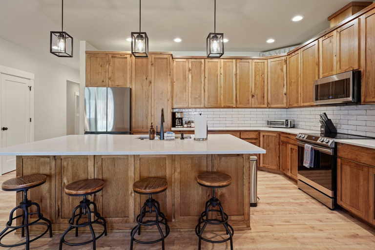 Private kitchen 4, 110 Crane 5 Bedroom Home by RedAwning, Deschutes