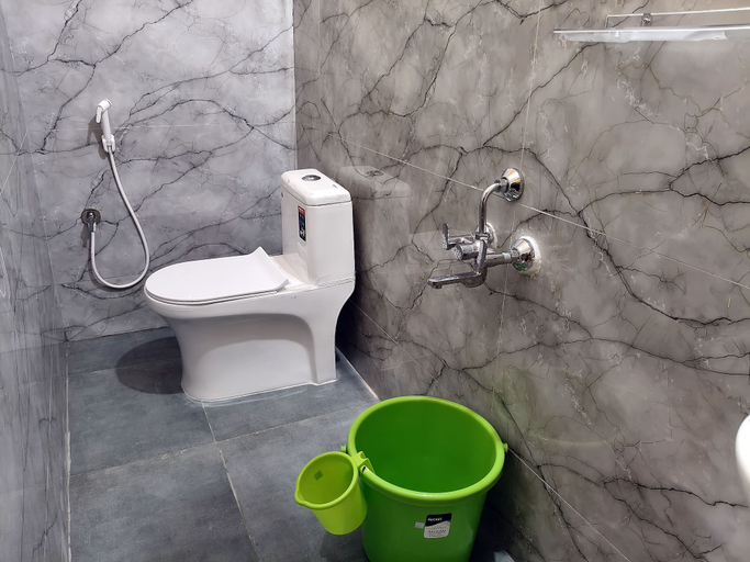 Bathroom 4, Suba Lakshmi Guest House, Viluppuram
