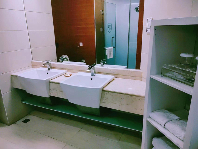 Bathroom 5, Foshan Nanhai Huifeng Holiday Hotel, Foshan