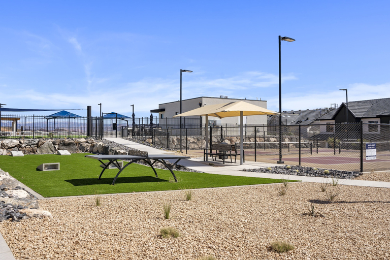 Outdoor dining 5, Long Drive 4 Bedroom Townhouse, Washington