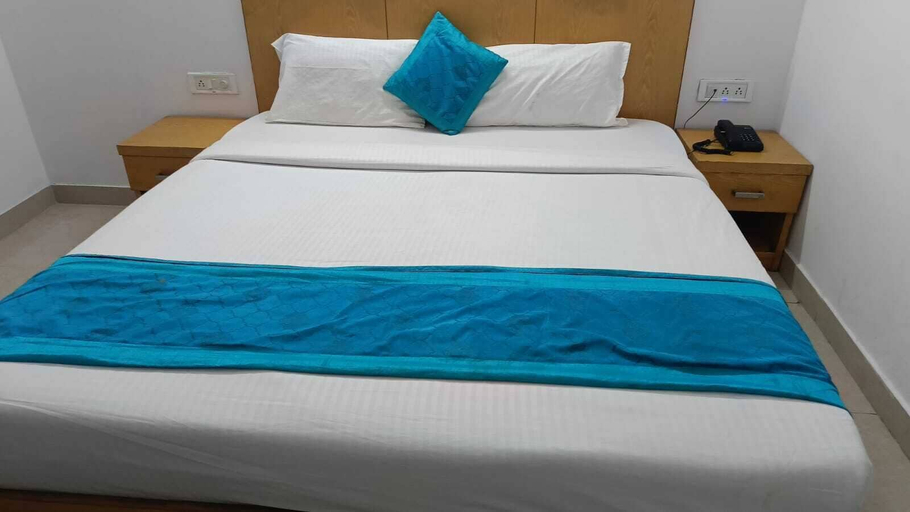 Bedroom 4, Hotel TJS Grand, Delhi