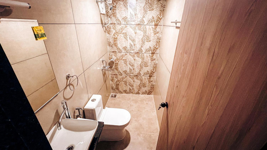 Bathroom 5, Vista Mare, North Goa