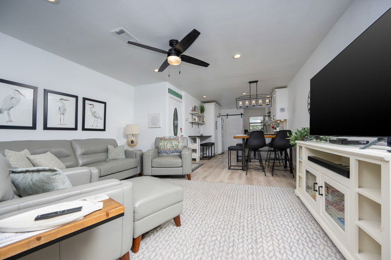 Living area 4, Gulf Side Townhomes 20 2 Bedroom Condo, Baldwin