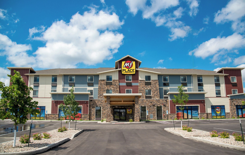 Exterior & Views 2, My Place Hotel - Aberdeen, SD, Brown