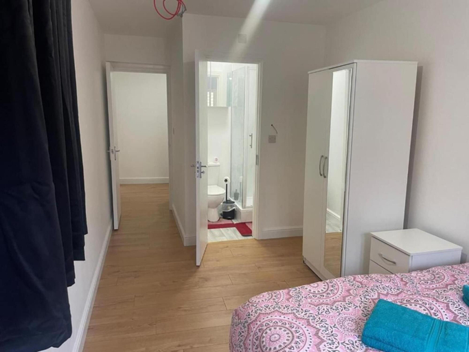 Room 2, OYO Dorset House At Upton Park, London
