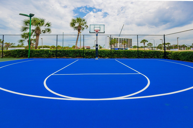 Sport court 3, Phoenix Iii 3109 3 Bedroom Condo, Baldwin