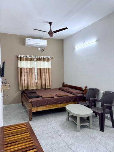 Room 3, Doctors homestay annex, Tiruvannamalai