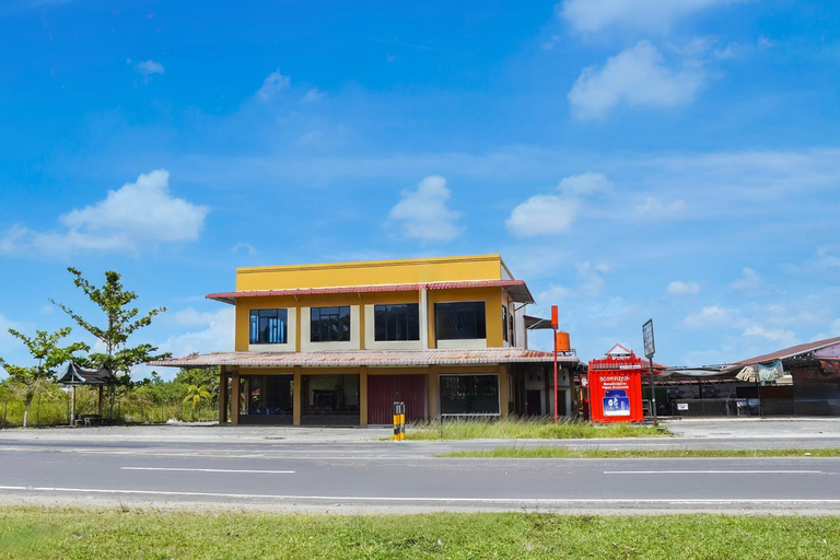 Entrance 4, Hotel O Roda Inn, Padang Pariaman