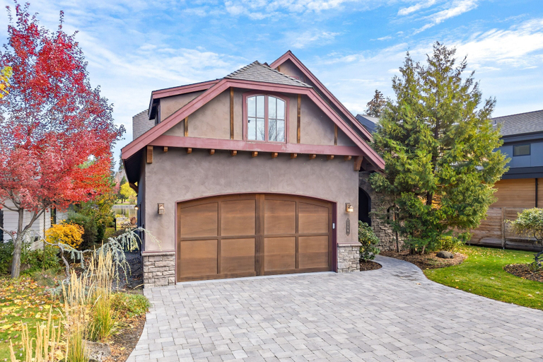 Exterior 2, Drake Park 3 Bedroom Home by RedAwning, Deschutes