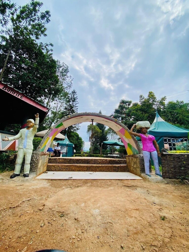 Exterior 2, Northwood Gardens & Adventure Park, Mukurweini