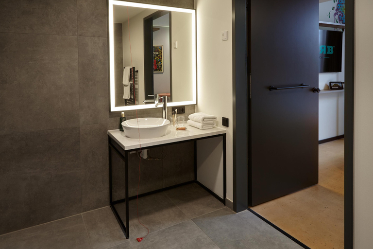 Bathroom 5, REVERB by HardRock Hamburg, Hamburg