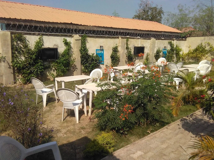 Outdoor dining, Ajis Hotel, AbujaMun