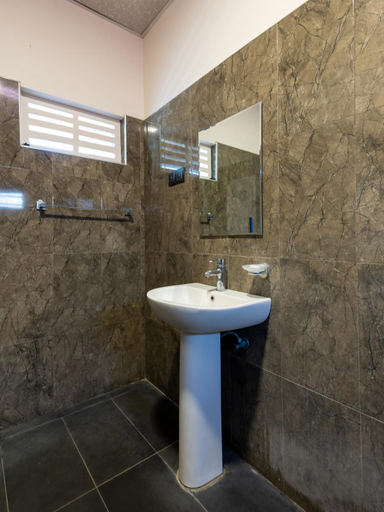 Bathroom 3, Wild Breeze, Thissamaharama