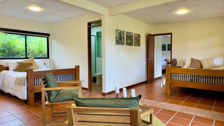 Room 2, Hotel Mandalay 1941, Santa Rosa de Cabal