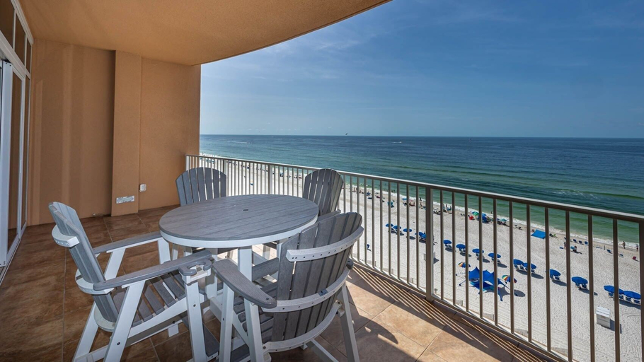 Outdoor dining, Phoenix Gulf Shores 702 3 Bedroom Condo, Baldwin