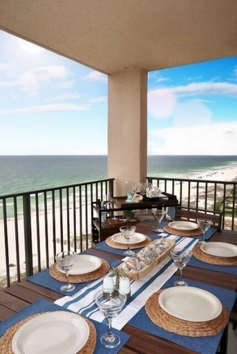 Food & Drinks 5, Phoenix X 404 3 Bedroom Condo, Escambia