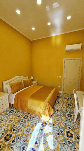 Bedroom 4, Guesthouse Adry in Naples, Napoli