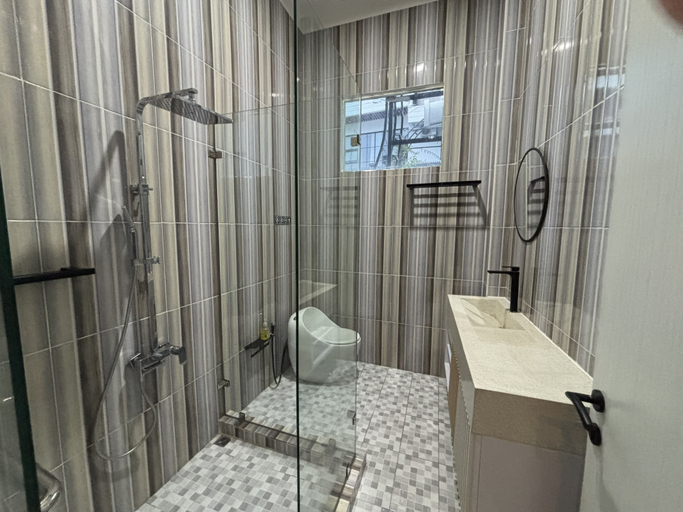 Bathroom 5, Cozy Bliss, Relaxing Delight by Hi Villas, Bandung