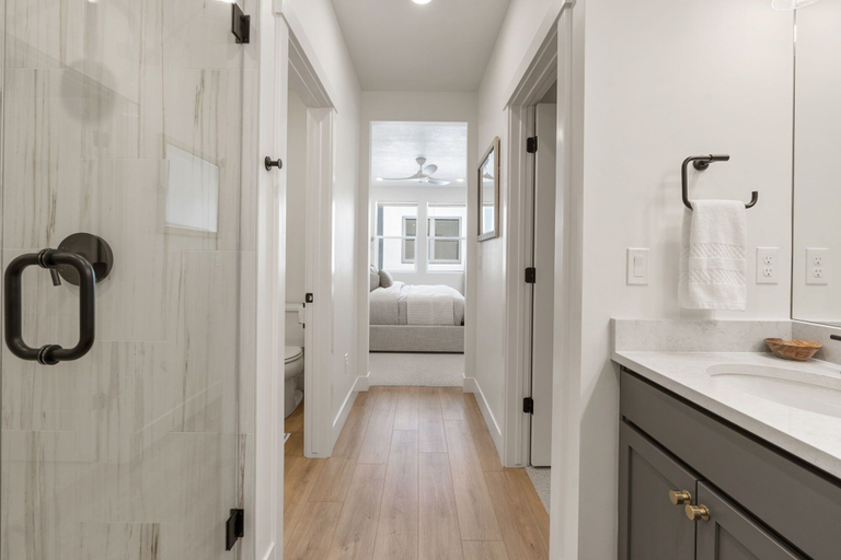 Bathroom 2, Ivory Shores 3 Bedroom Condo, Washington